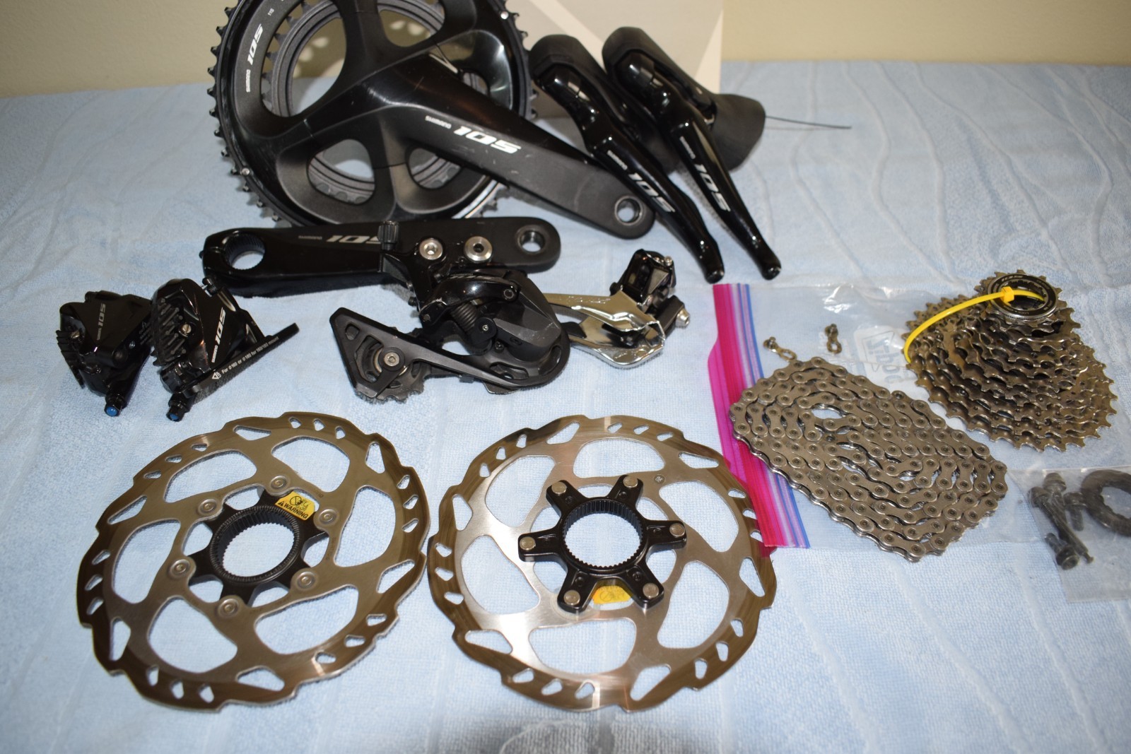 NICE! Shimano 105 R7100 11-Speed Mechanical Disc Brake Groupset (72.5 Cranks)