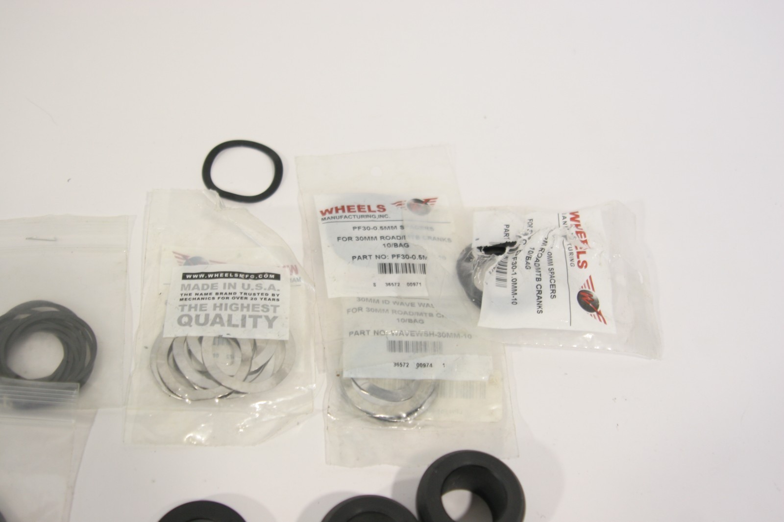 Lot of BB/PF30 Wheels Adapters for 24mm Cranks Misc spacers washers & seals CZ