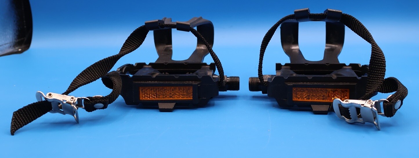 Plastic/Composite bike pedals with clips NW-T10 M