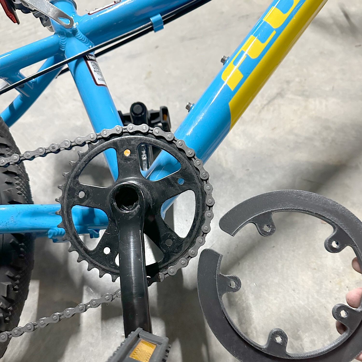 Crank wheel and chain cover guard for kids bike