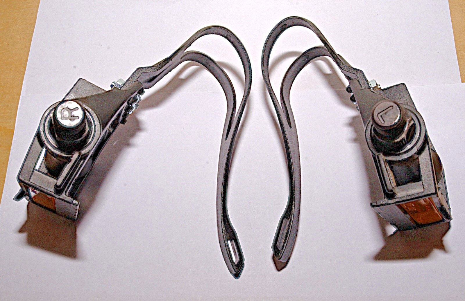 VP-390 PLATFORM Plastic PEDALS & Toe-Clips for your Road, Tour, Fixed Gear BIKE