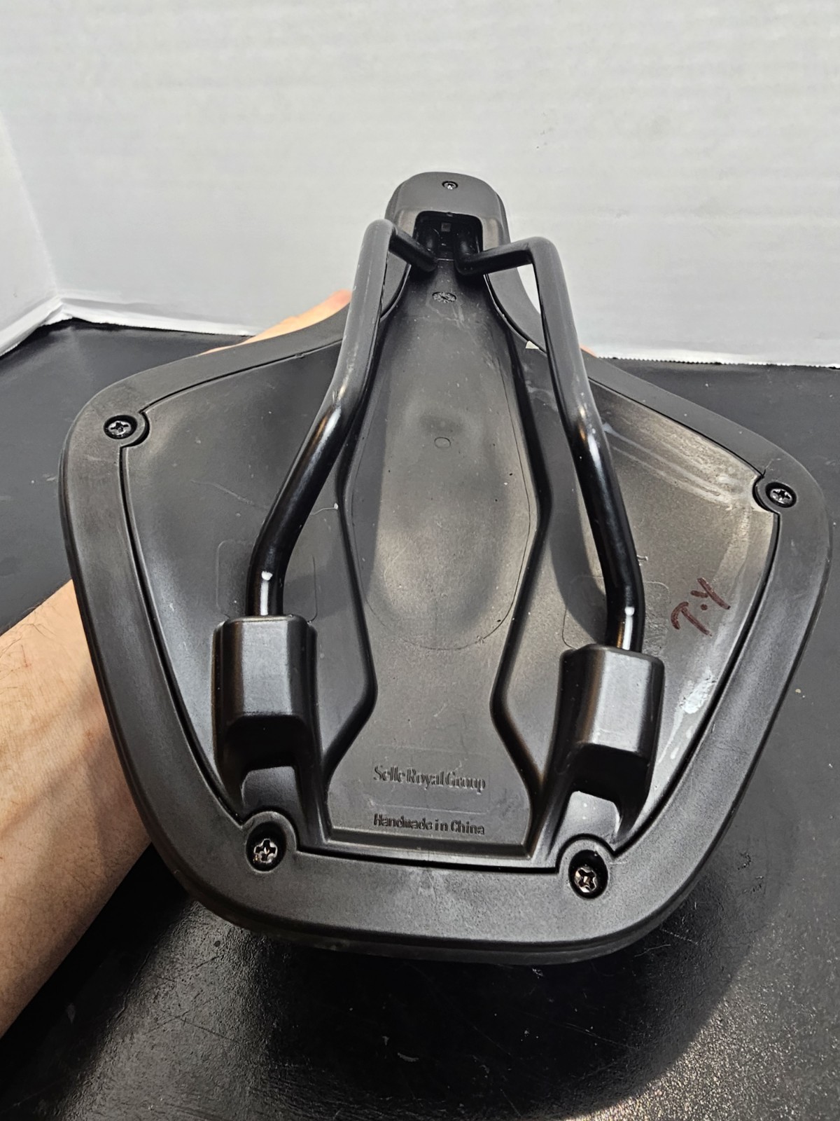 Giant Selle Royal Group Hybrid Bike Saddle 260/157mm MTB Comfort CX Good Shape