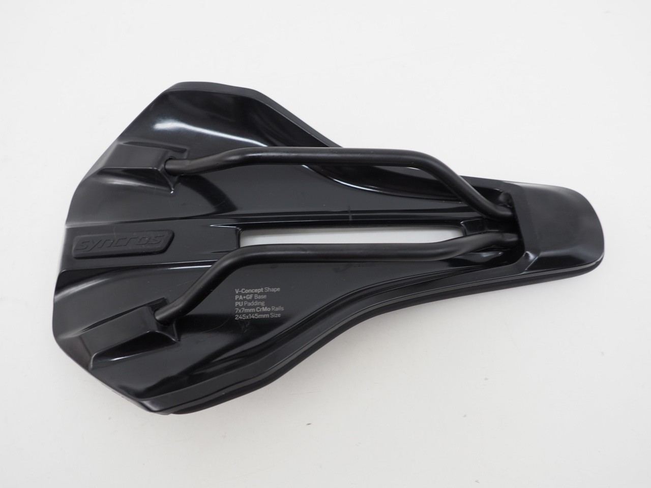 Syncros Belcarra Cutout Bicycle Saddle V-Concept 7×7 Cro-Mo Rail 245x145mm Black