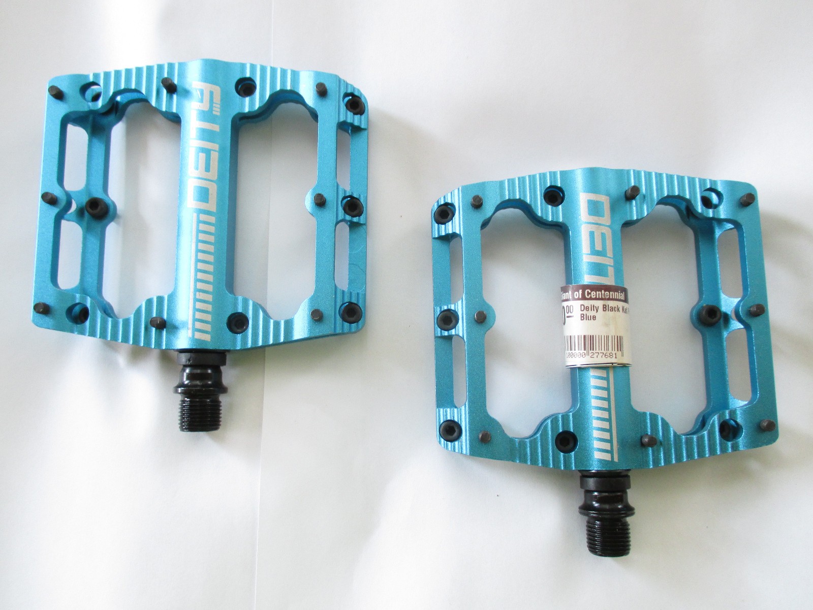 New Deity Black Kat Aluminum Spindle Platform MTB Mountain Bike / Biking Pedals