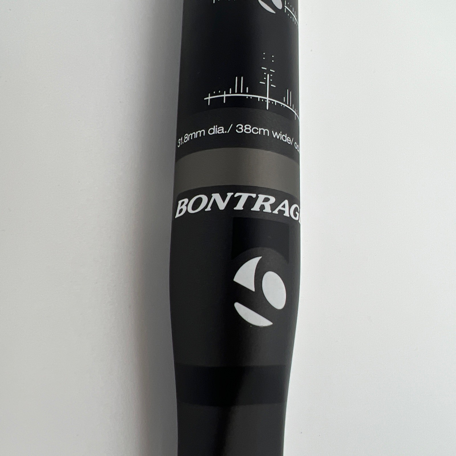 Bontrager XXX VR-C 38cm Wide 31.8mm Carbon Handlebar 185g 125mm drop/85mm Reach