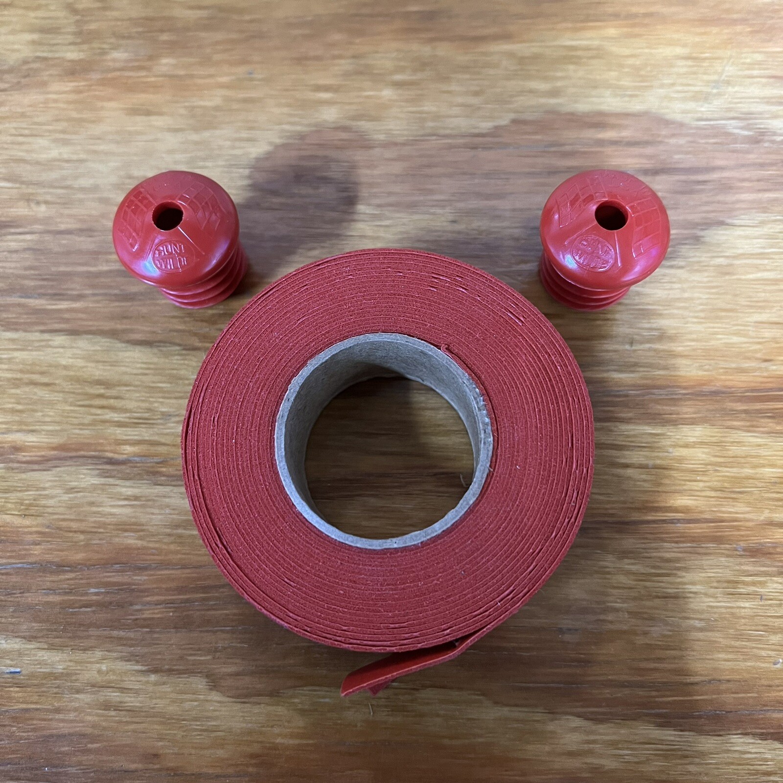 BICYCLE HANDLE BAR TAPE & PLUGS RED CLOTH HUNT WILDE FIT SCHWINN VARSITY OTHERS