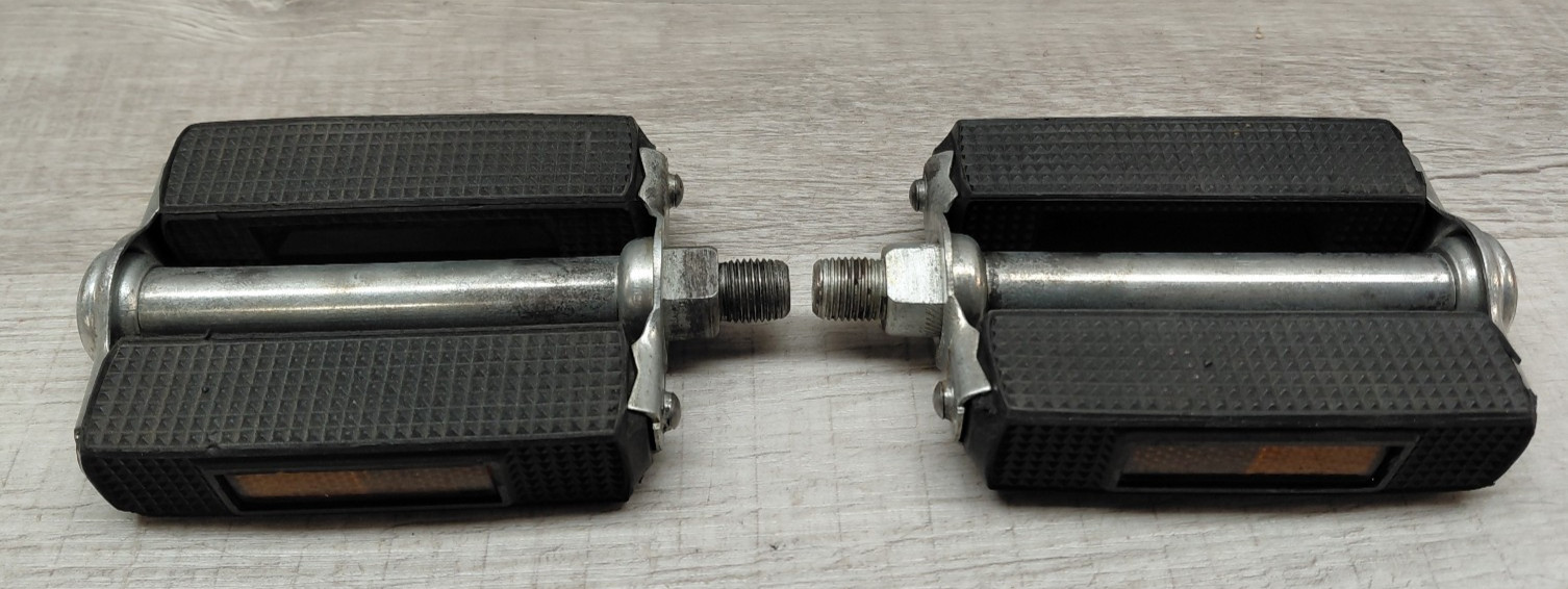 Vintage Union Block Pedals 1/2″ Germany Rubber Bike Sting Ray, Crusier