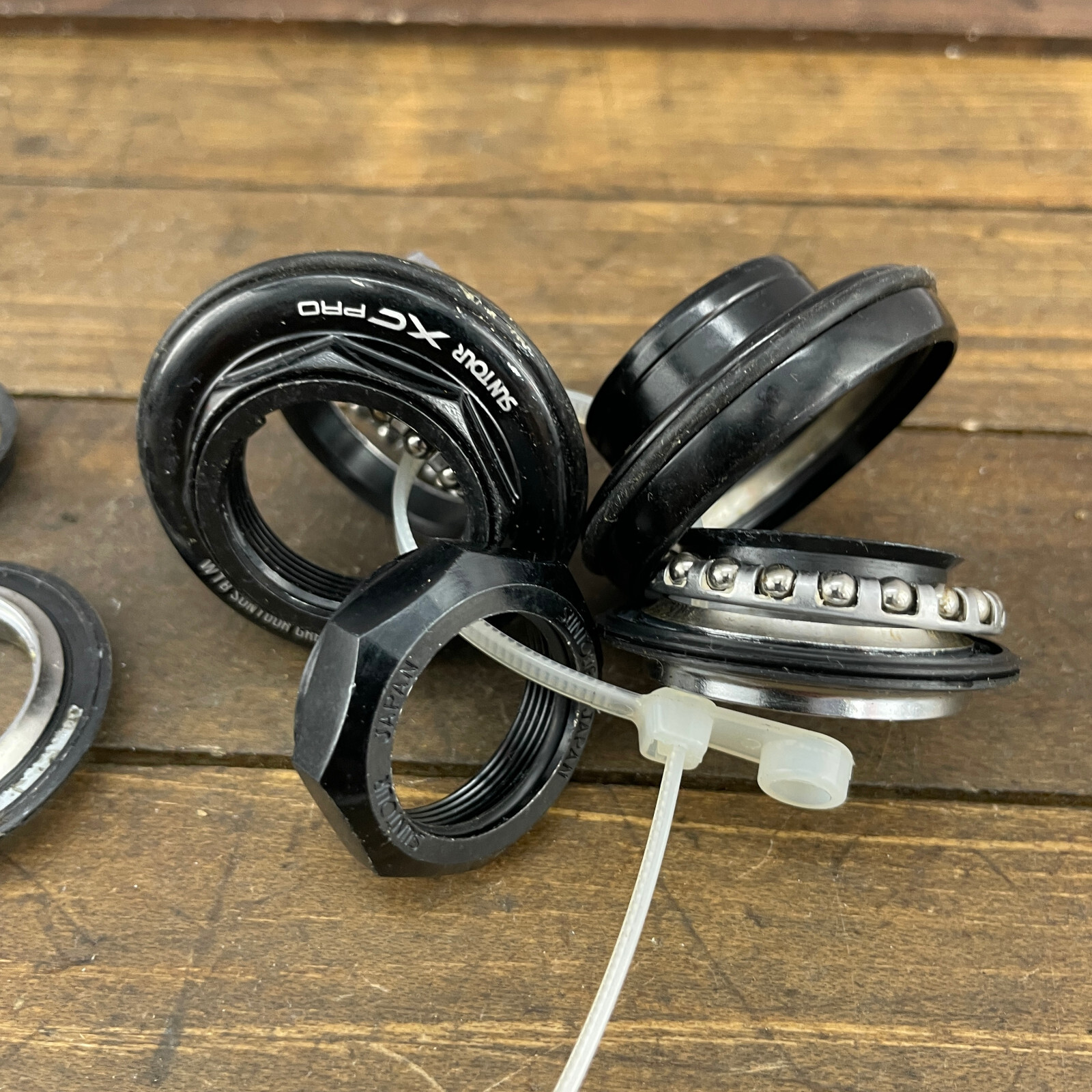 Vintage Suntour XC Grease Guard Headset 1 In Threaded 90s Race Bike 30.2 Black
