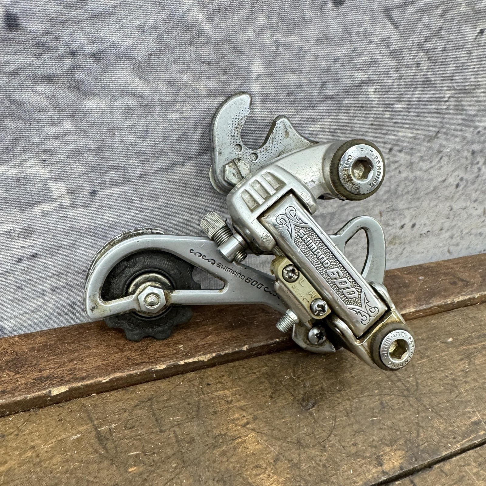 Vintage Shimano 600 Arabesque Rear Derailleur Long Cage PARTS BROKEN