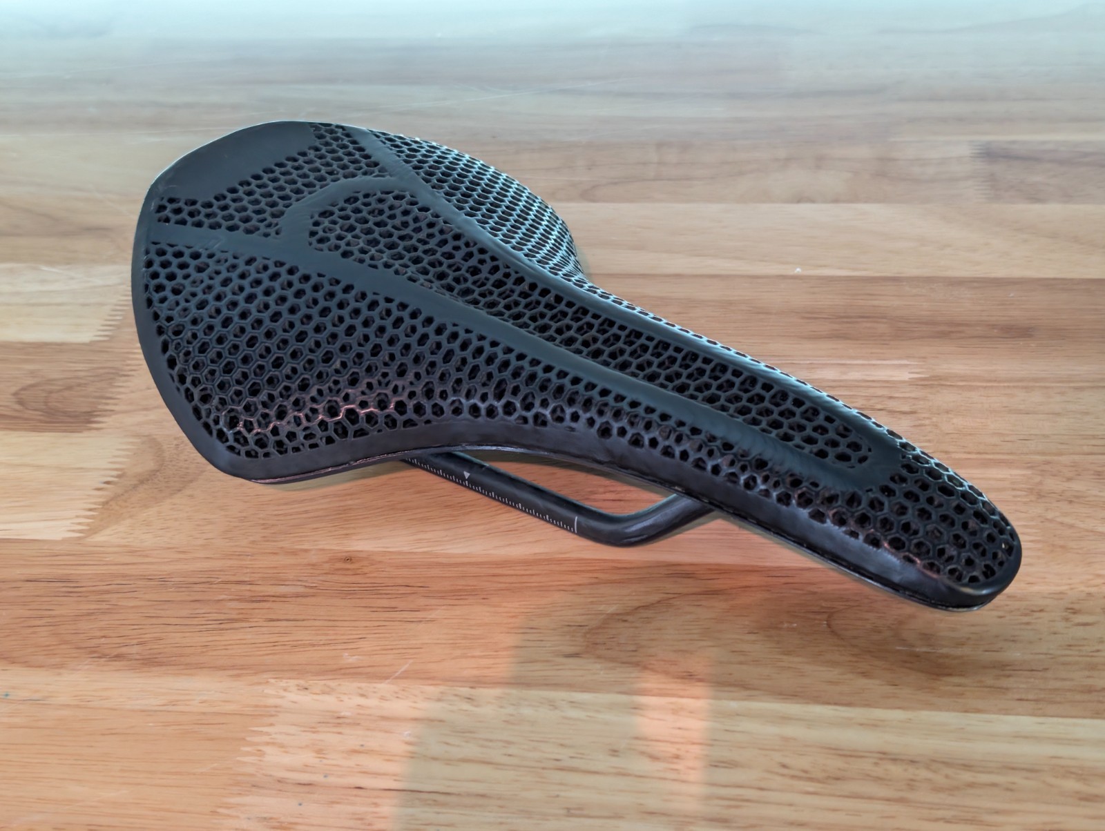Fi’zi:k Vento Antares R1 Adaptive Saddle 150mm 3D Printed Carbon Rails