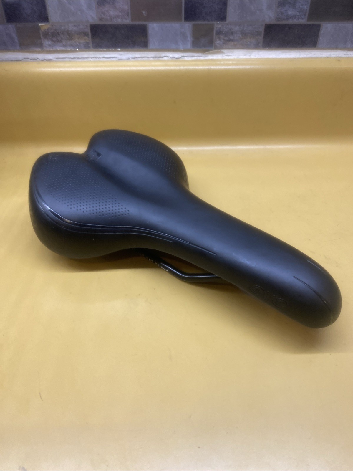 Black EVO 270mm X 160mm Steel Rail Saddle
