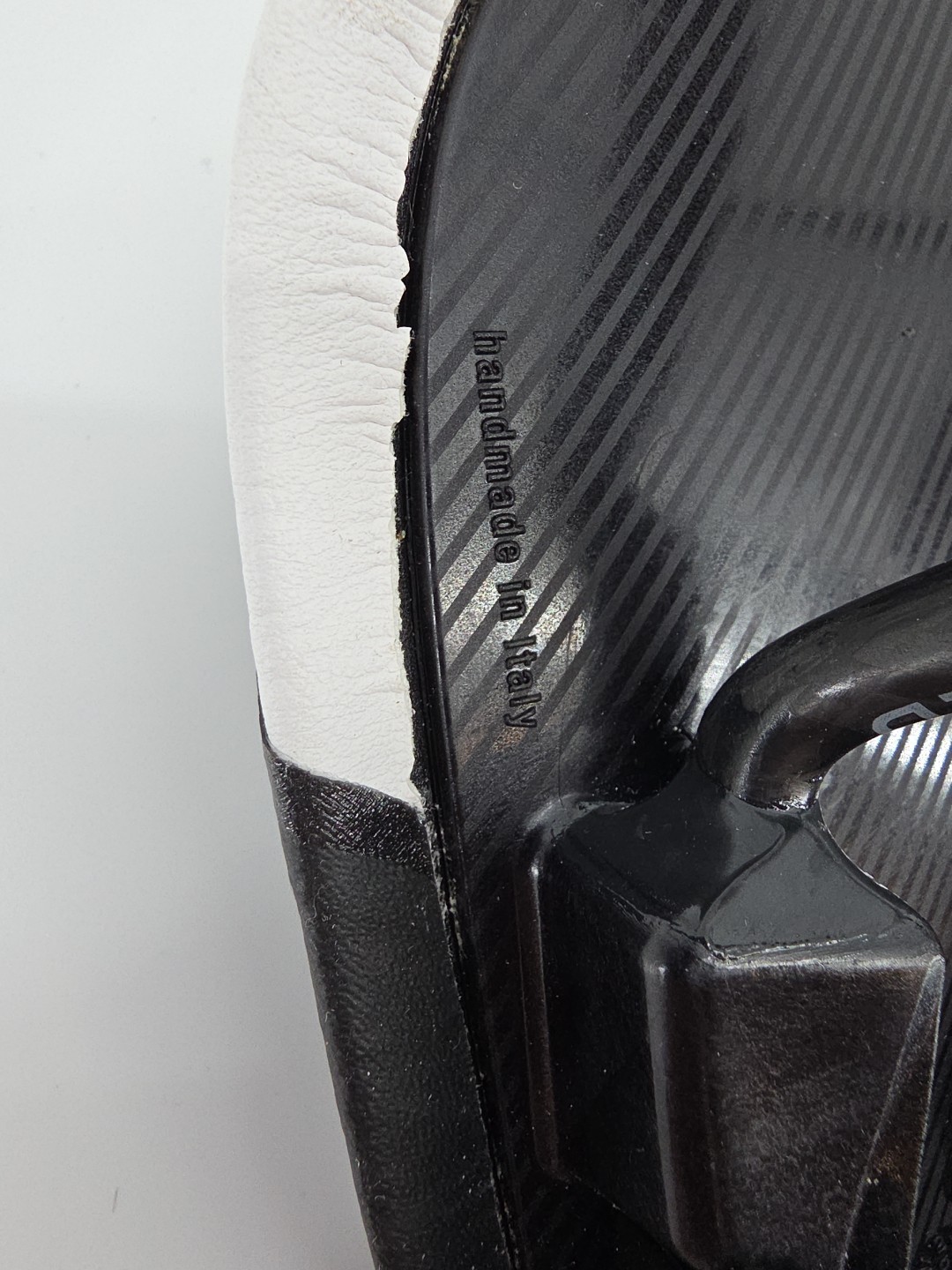 Fi’zi:k Transiro Mistica Carbon Saddle HTF Reverse Pattern 10in X 5.25in Italy!!
