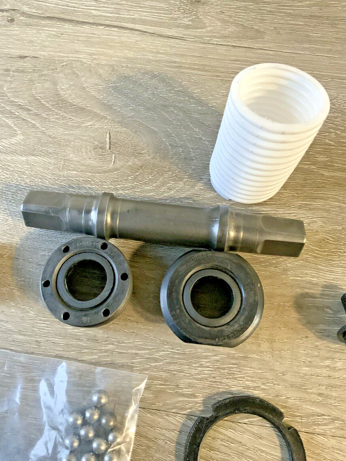SHIMANO 600 BOTTOM BRACKET BRITISH THREADED 68-113 MM