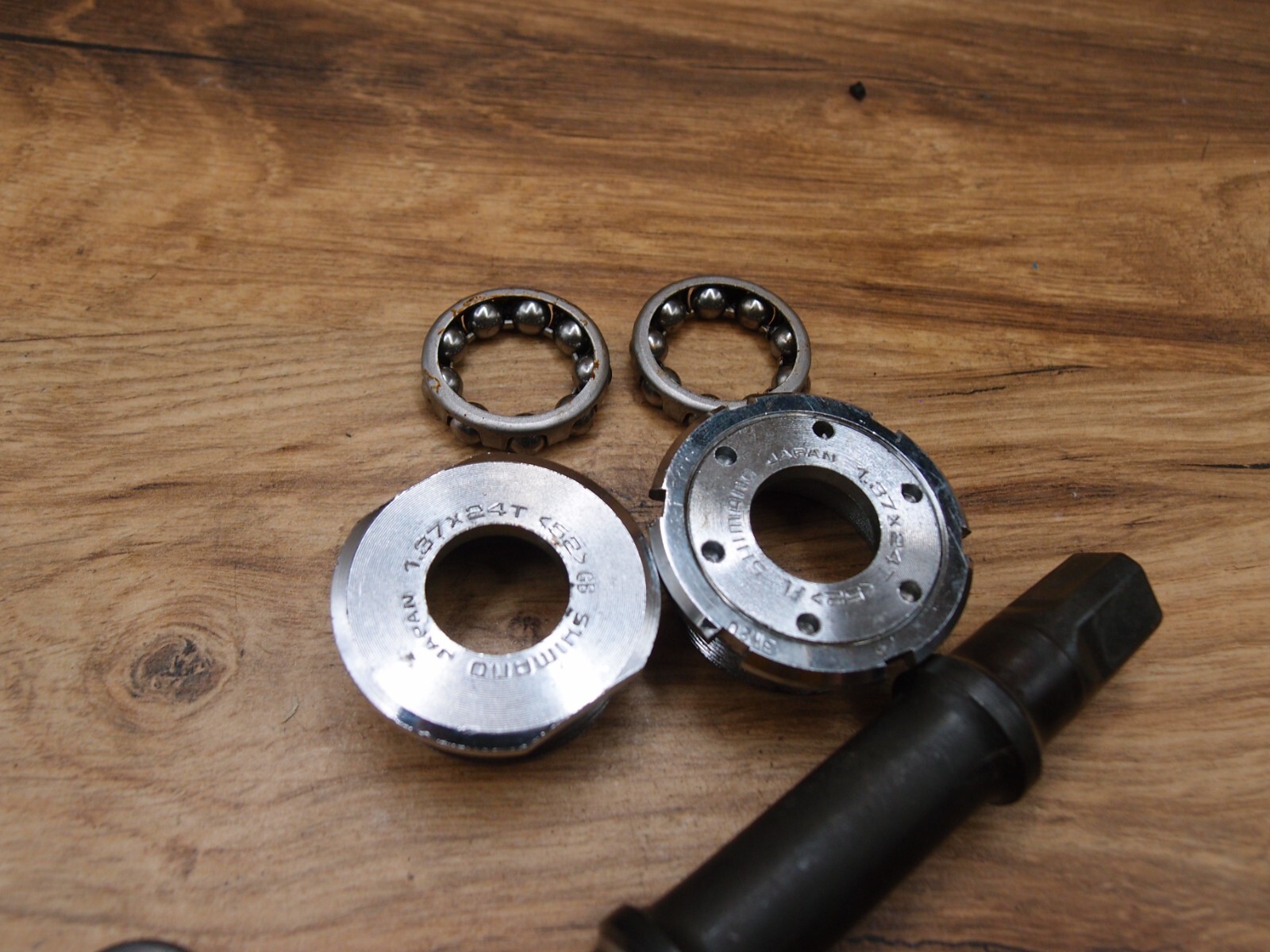 bottom bracket Shimano 600 Arabesque VIA Japa One Key Release 116 mm BSA / 68 mm