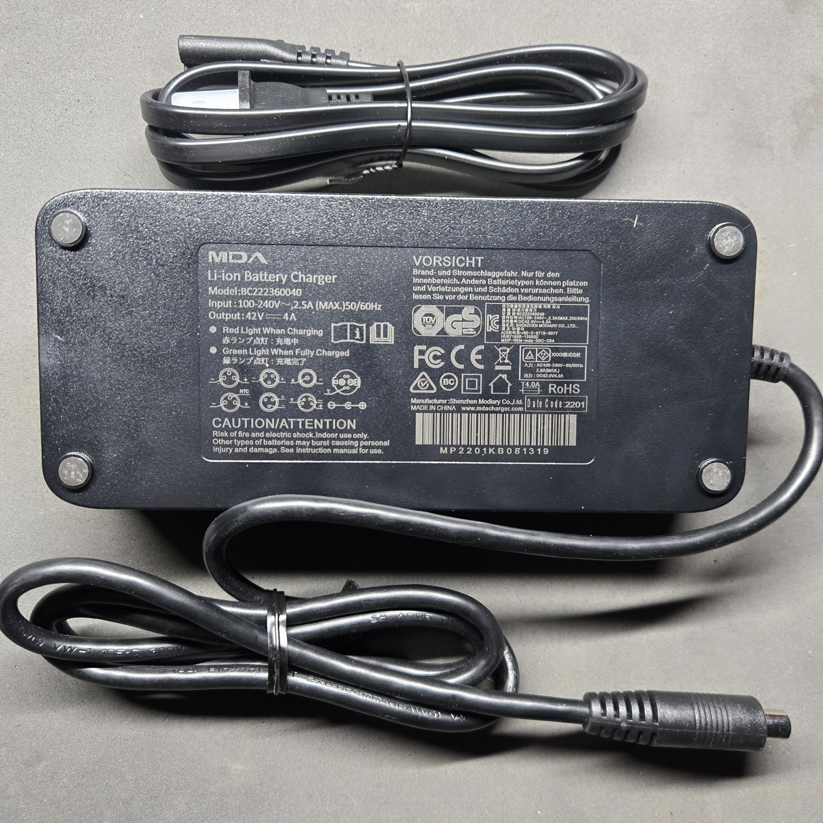 New MDA 42V 4.0A Li-ion Battery Charger BC222360040 UL 1012