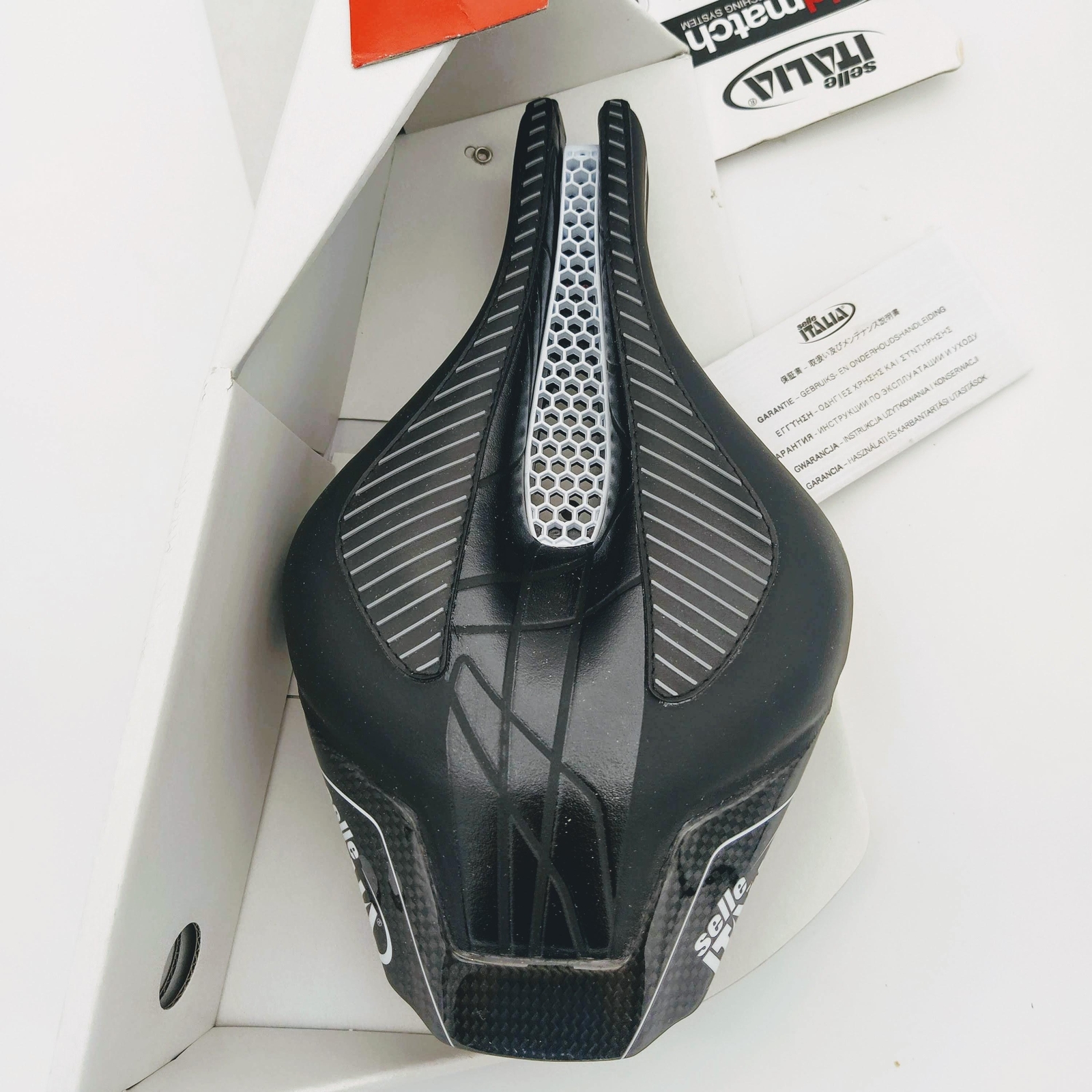 Selle Italia Kronos Tekno Flow L 145mmX265mm Carbon Saddle & Rail 7mmX9mm 220g