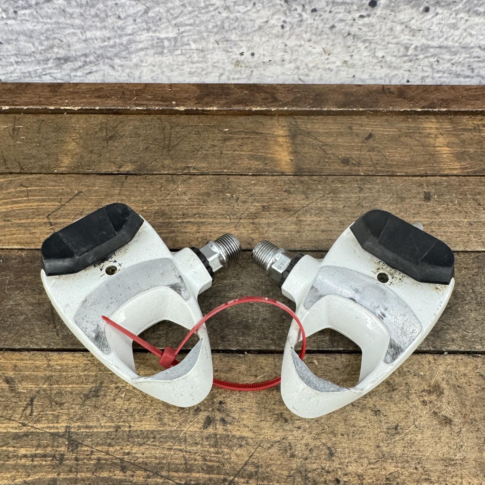 Vintage Campagnolo Pedals Clipless White 9/16 In Road Race Bike Pair Eroica