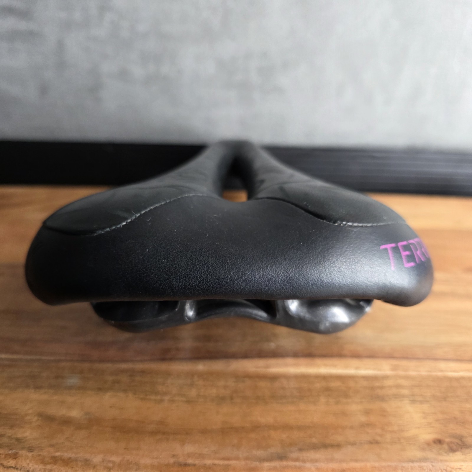 Terry Butterfly Ti Women’s Saddle 150x260mm Ti Rails, Ergonomic Cutout, 236 g