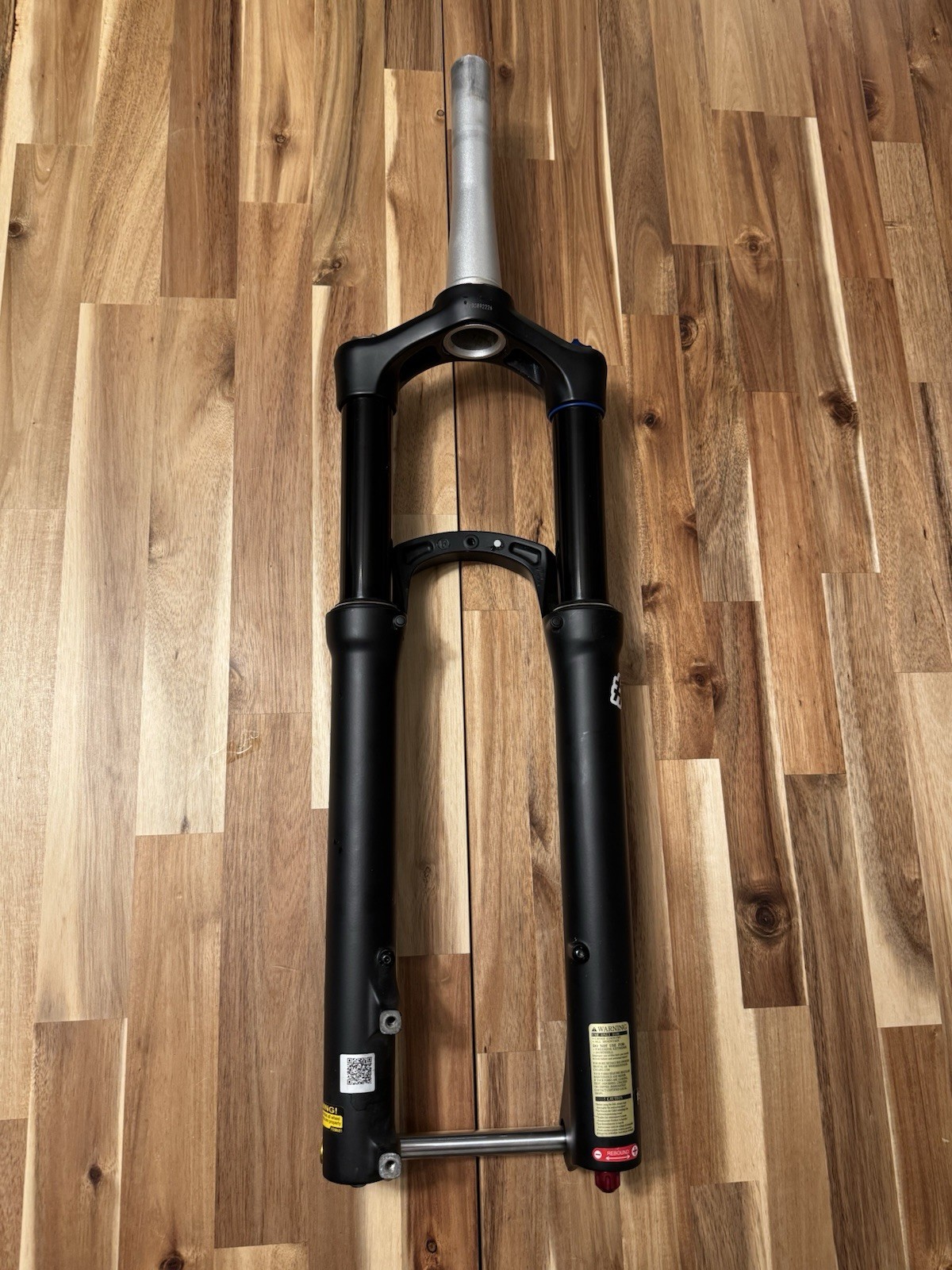 SR Suntour Aion E45 Suspension Fork 120mm Boost 15×110 Tapered Lockout Black
