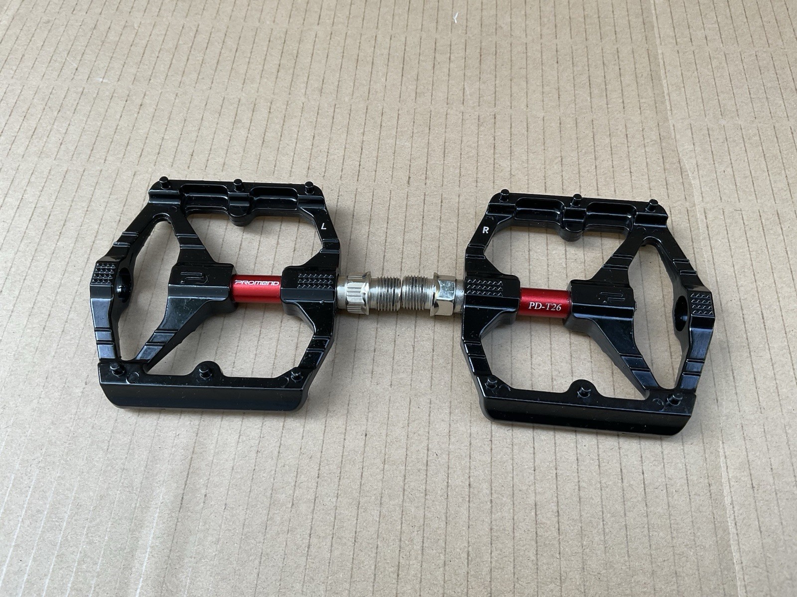 Aluminum axle Road MTB Mountain Bike Bicycle Flat Pedals nice Condition