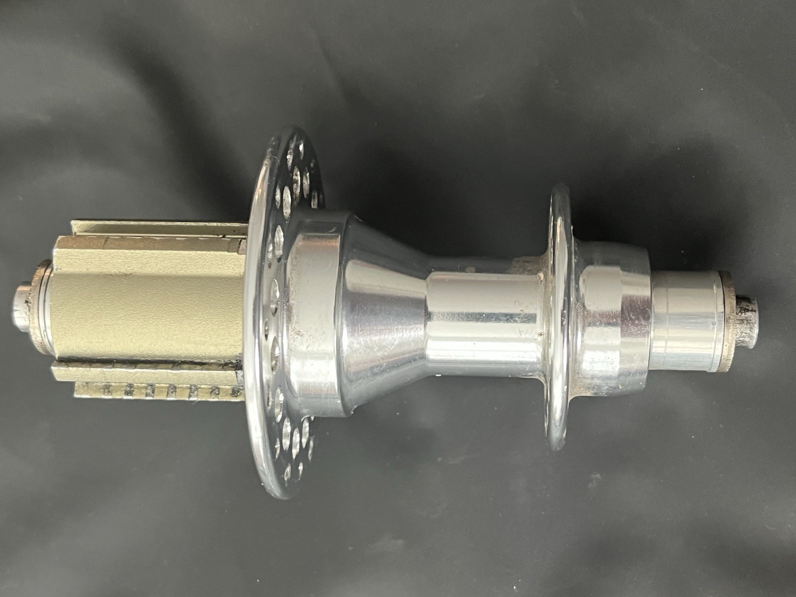 Velocity Race 32h Rear Hub 130mm, Campagnolo Freehub 8-9-10s