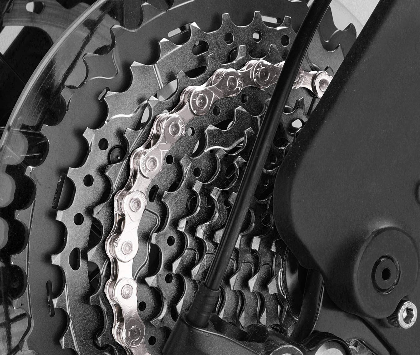 Performance 10 Speed E-bike Chain 122 Links Nickel Plated Steel Smooth Shift