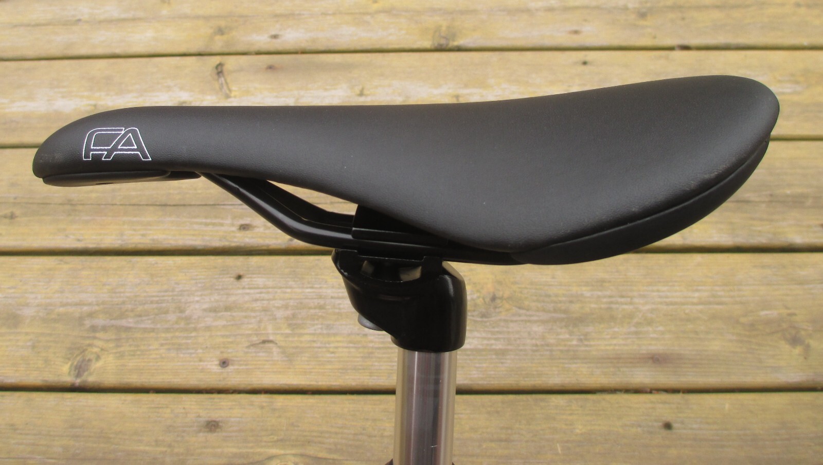 Free Agent Street BMX Bike Saddle Bicycle Seat Padded Standard Rail Mount New