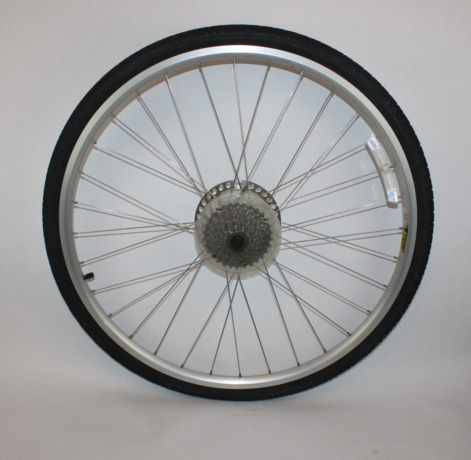Giant Cypress LX Hybrid Bike : 700c Rear Wheel Assembly (25″ Rim) {B1001}
