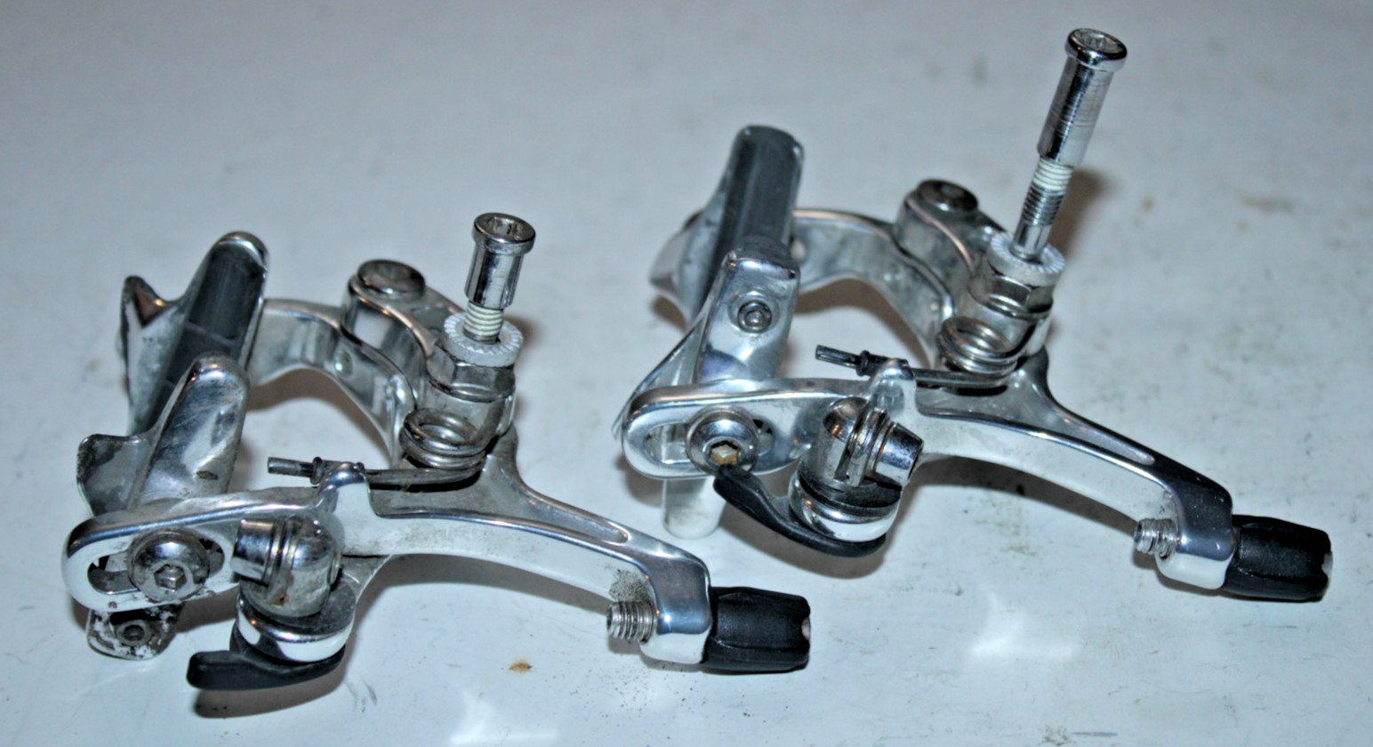 Shimano 105 Brake Caliper Set 49-39mm Silver Side Pull Recessed BR-1050 ShipsUS