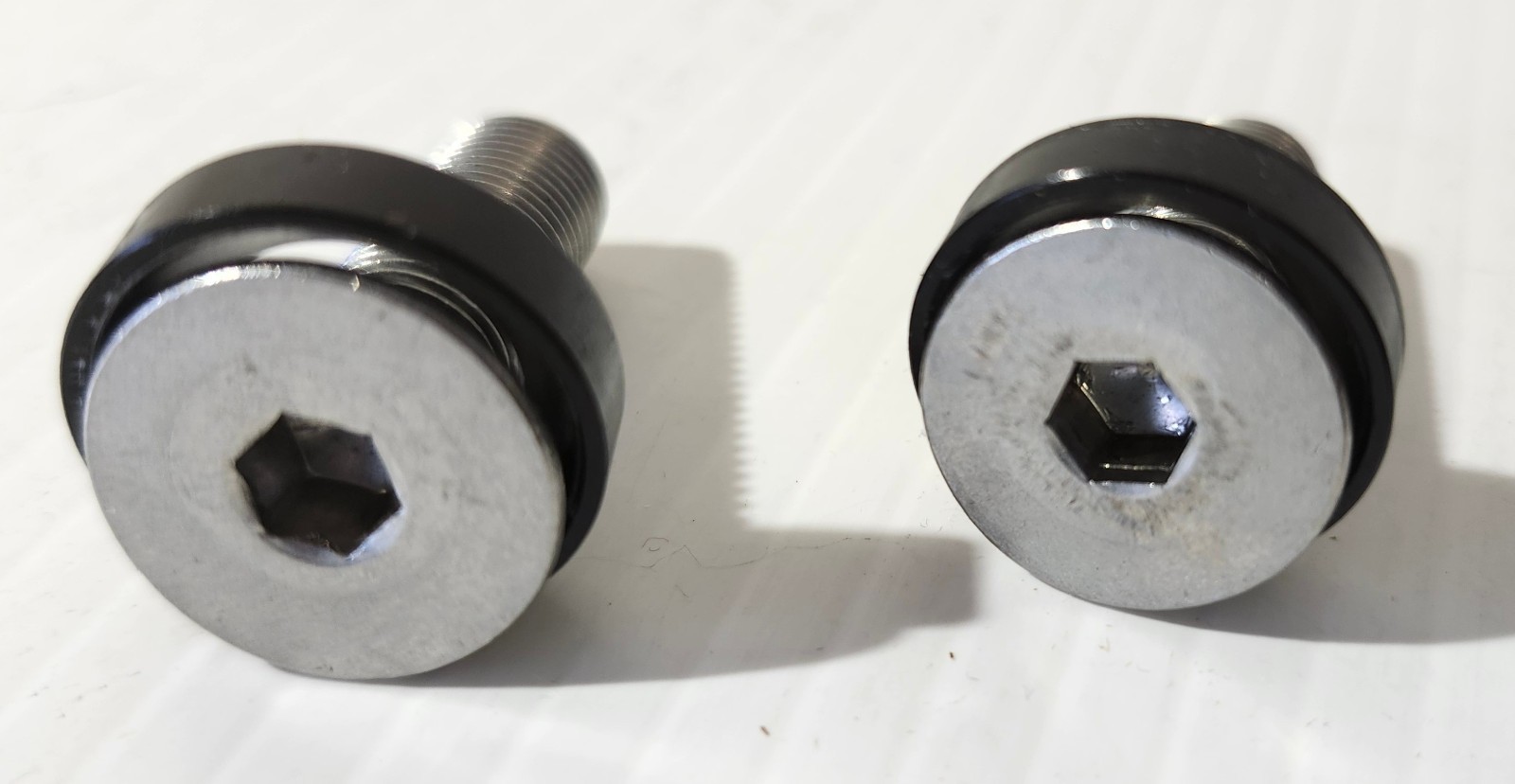 🎯 Bullseye Spindle Crank BOLTS with Black Anodized Washers 🔩