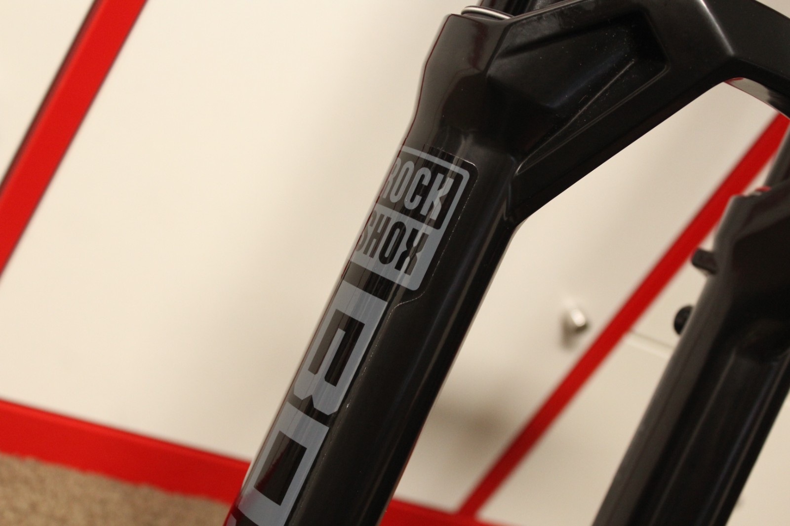 NEW RockShox BoXXer Suspension Fork 29″ 200mm 20x110mm DH Downhill Straight MTB