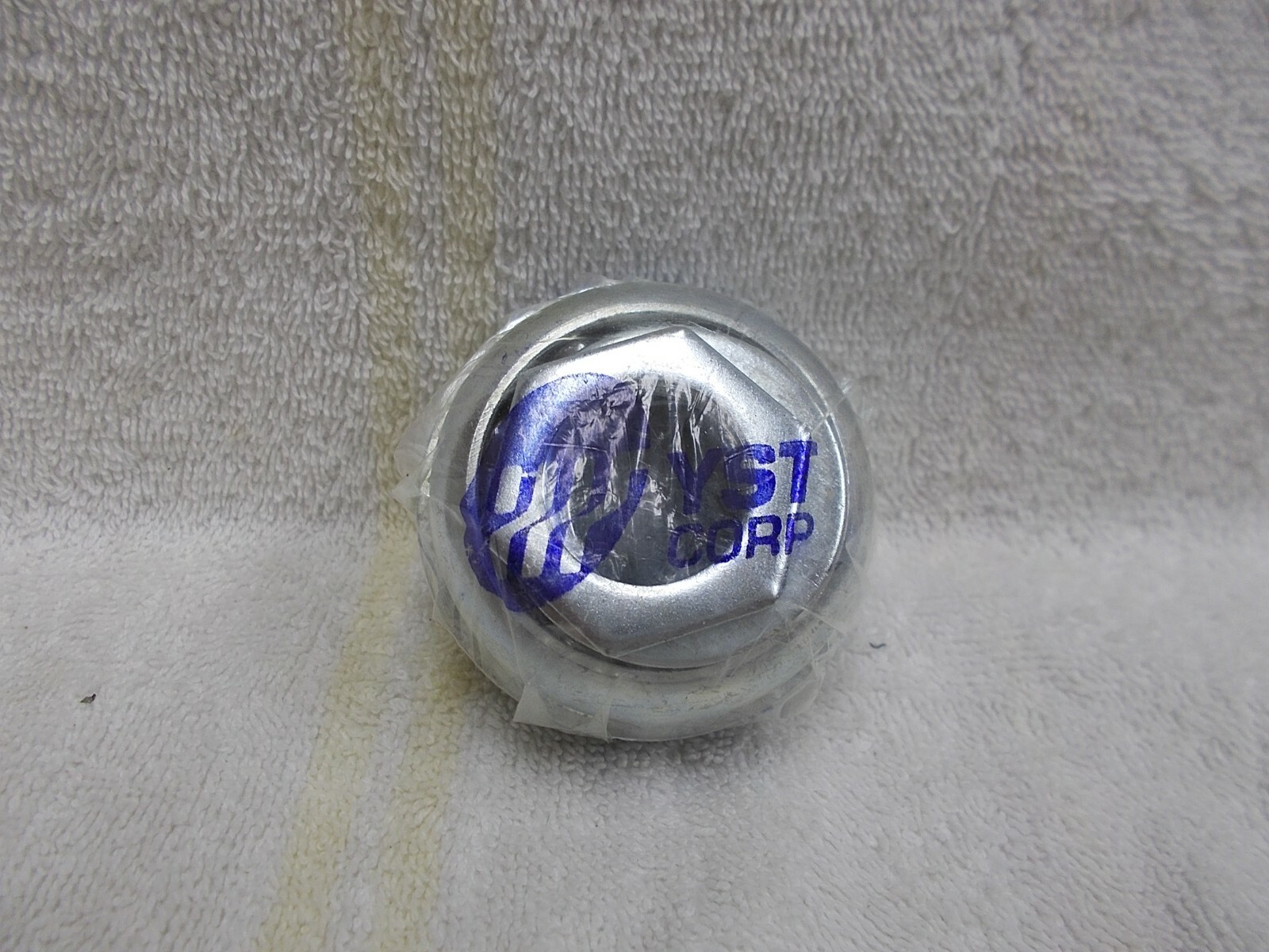 YST CORP. PROFESSIONAL CHROME BICYCLE BOTTOM BRACKET SET BB-621 NOS