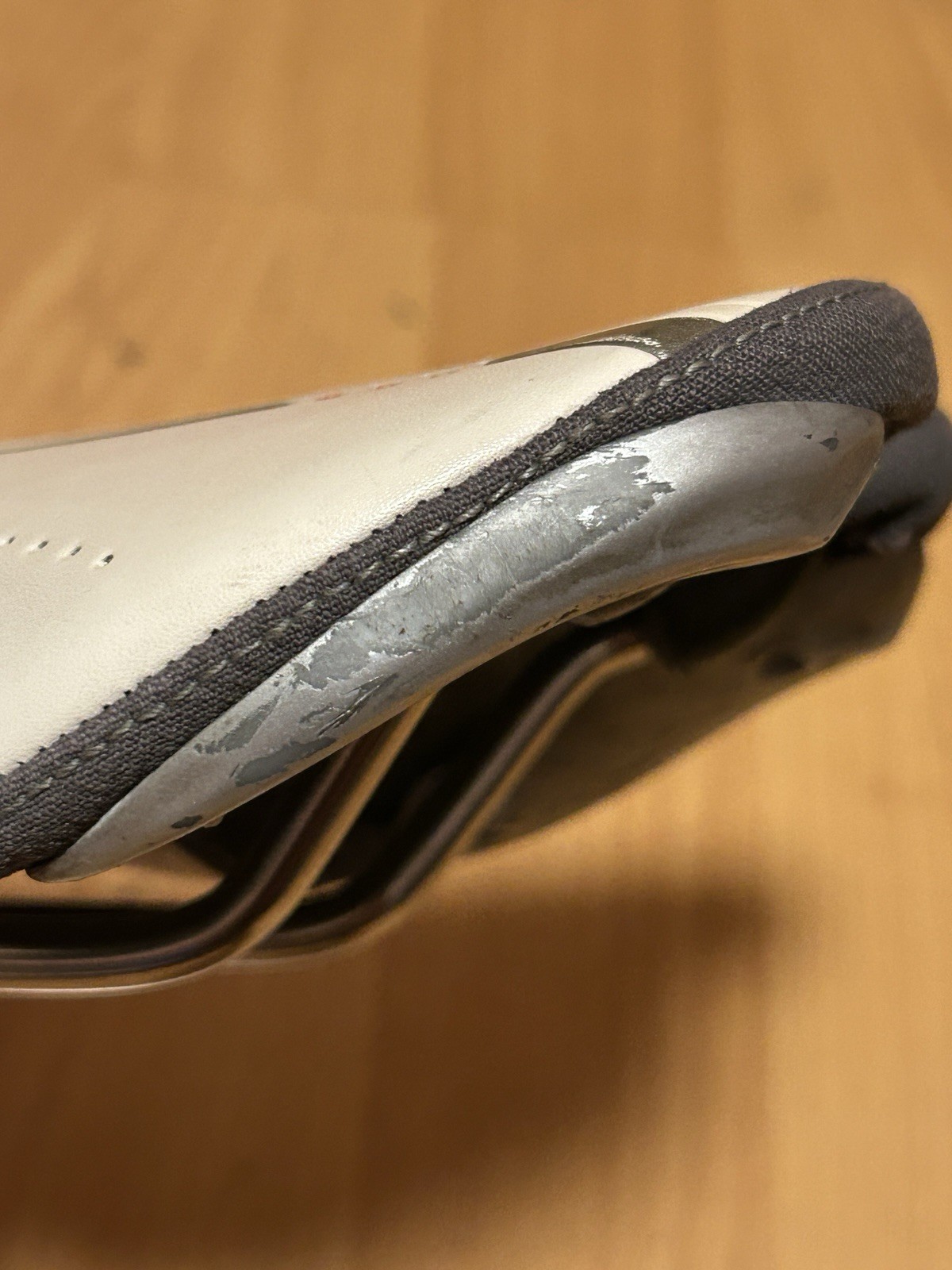 Bontrager Race X Lite Saddle, White, Road Bike, Titanium Rails Ti 220g 135mm
