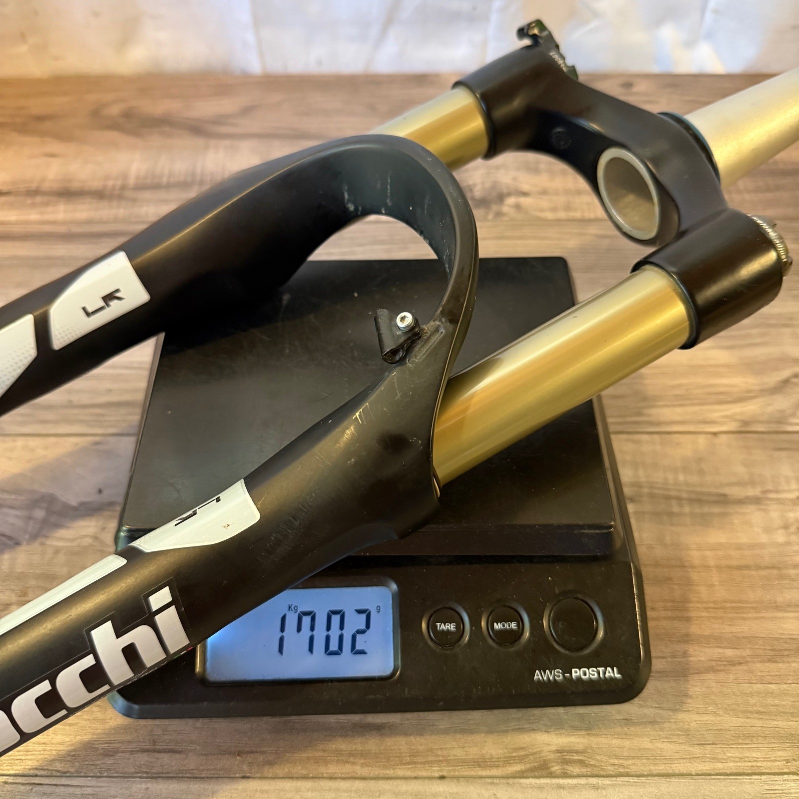 Marzocchi 320 LR 27.5 650b Fork 170 Taper Steerer 15mm x 100 Thru-Axle Non-Boost