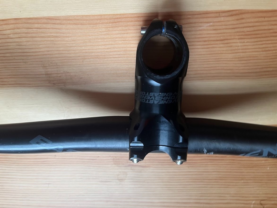 Easton EC90 SL carbon fiber flat handlebar 31.8mm, 730mm with stem