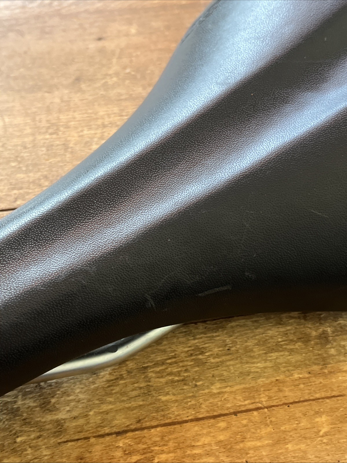 Vintage Oval Concepts 300 Saddle 282 mm Length 138 Width Road Hybrid