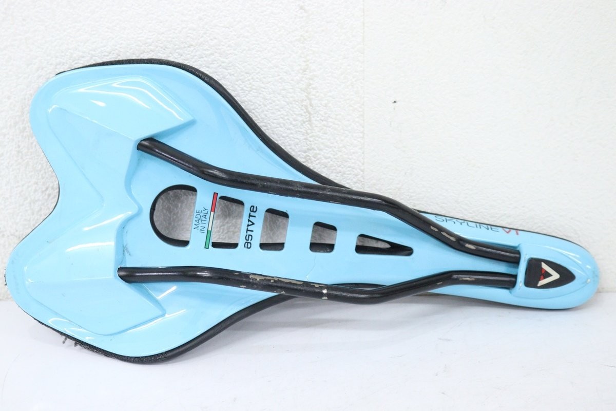 ASTUTE SKYLINE VT Saddle TITANV