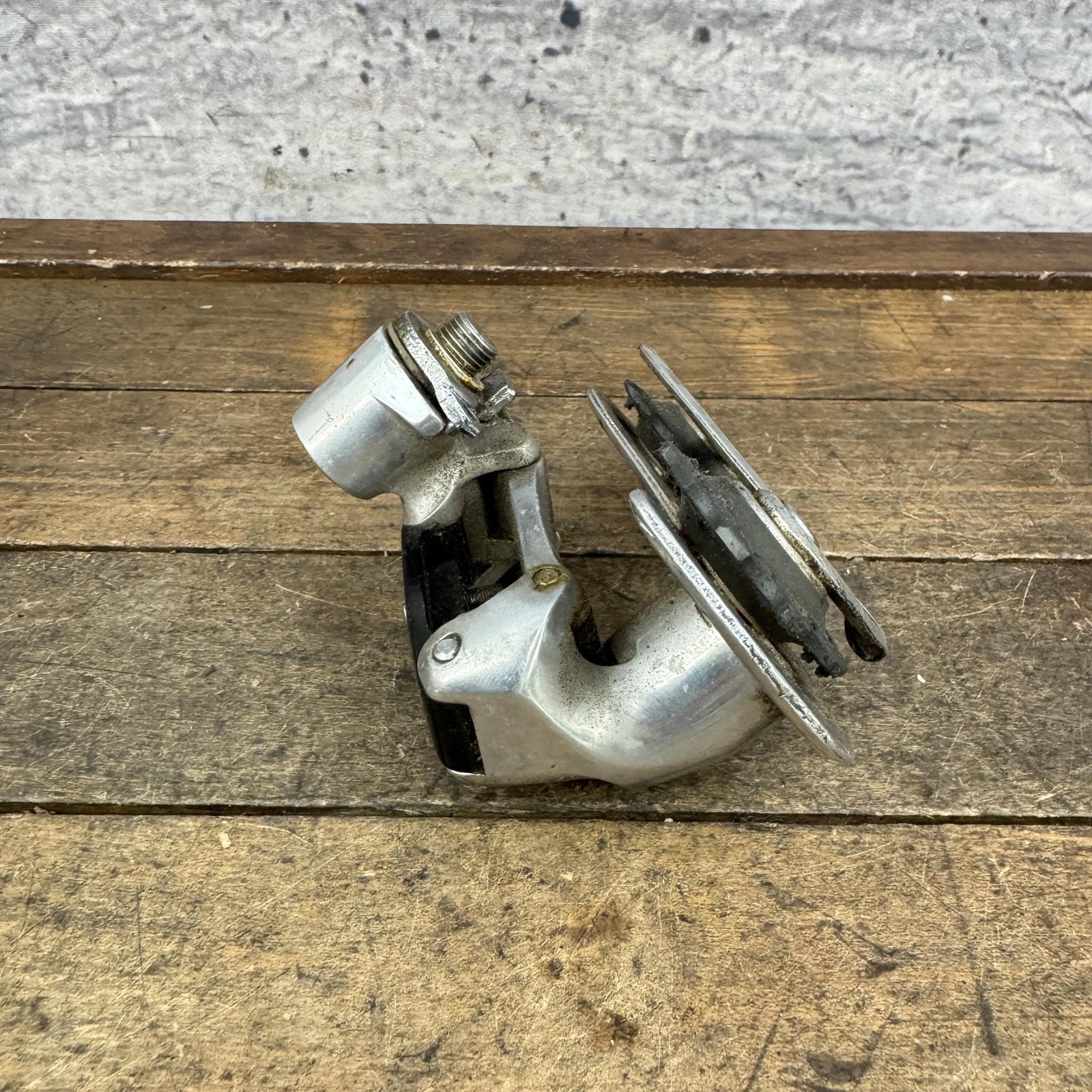 Vintage Suntour Cyclone 7000 Rear Derailleur Short Cage Black Bolt-On 220g