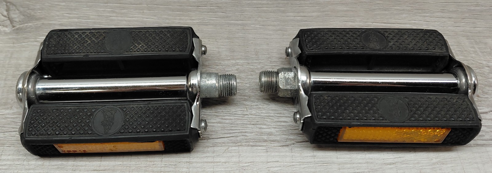 Vintage Raleigh Rubber Block Platform Pedals Black Sports 9/16″ Reflectors
