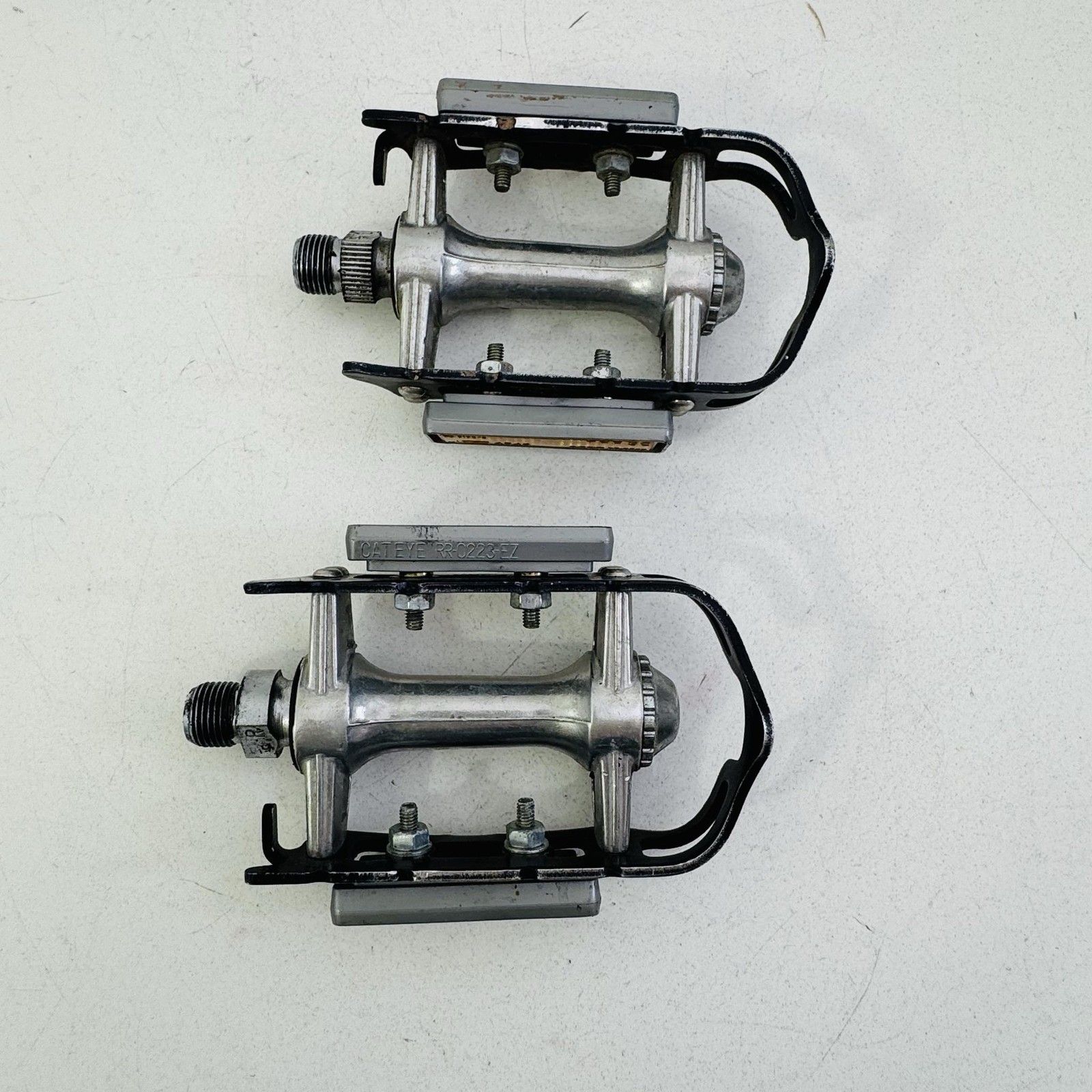 Vintage SR SP-100 Platform Bike Pedals Pair 9/16 In Silver Reflectors Road A05