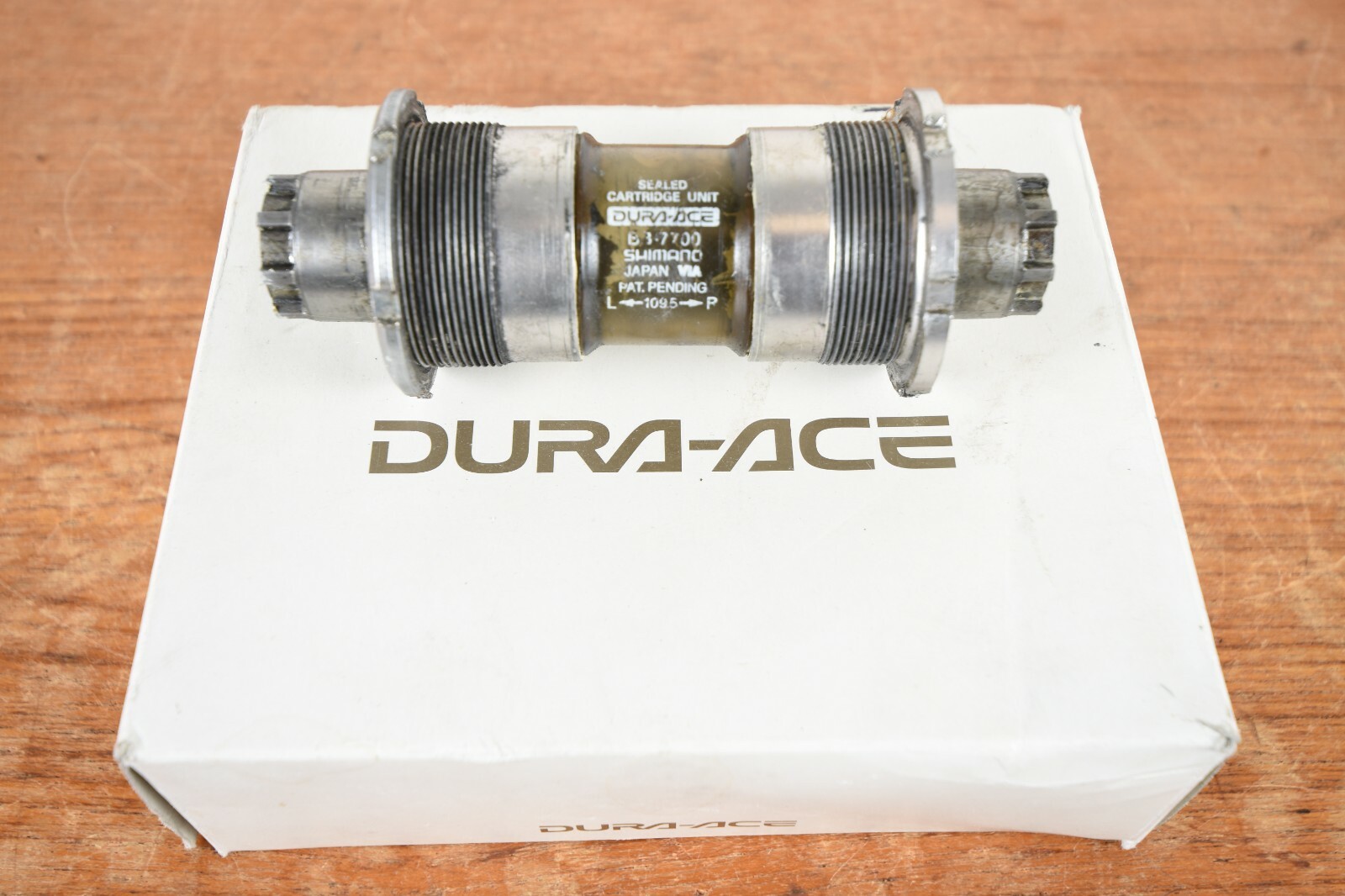 SHIMANO DURA ACE BB-7700 BOTTOM BRACKET 109.5mm English BB