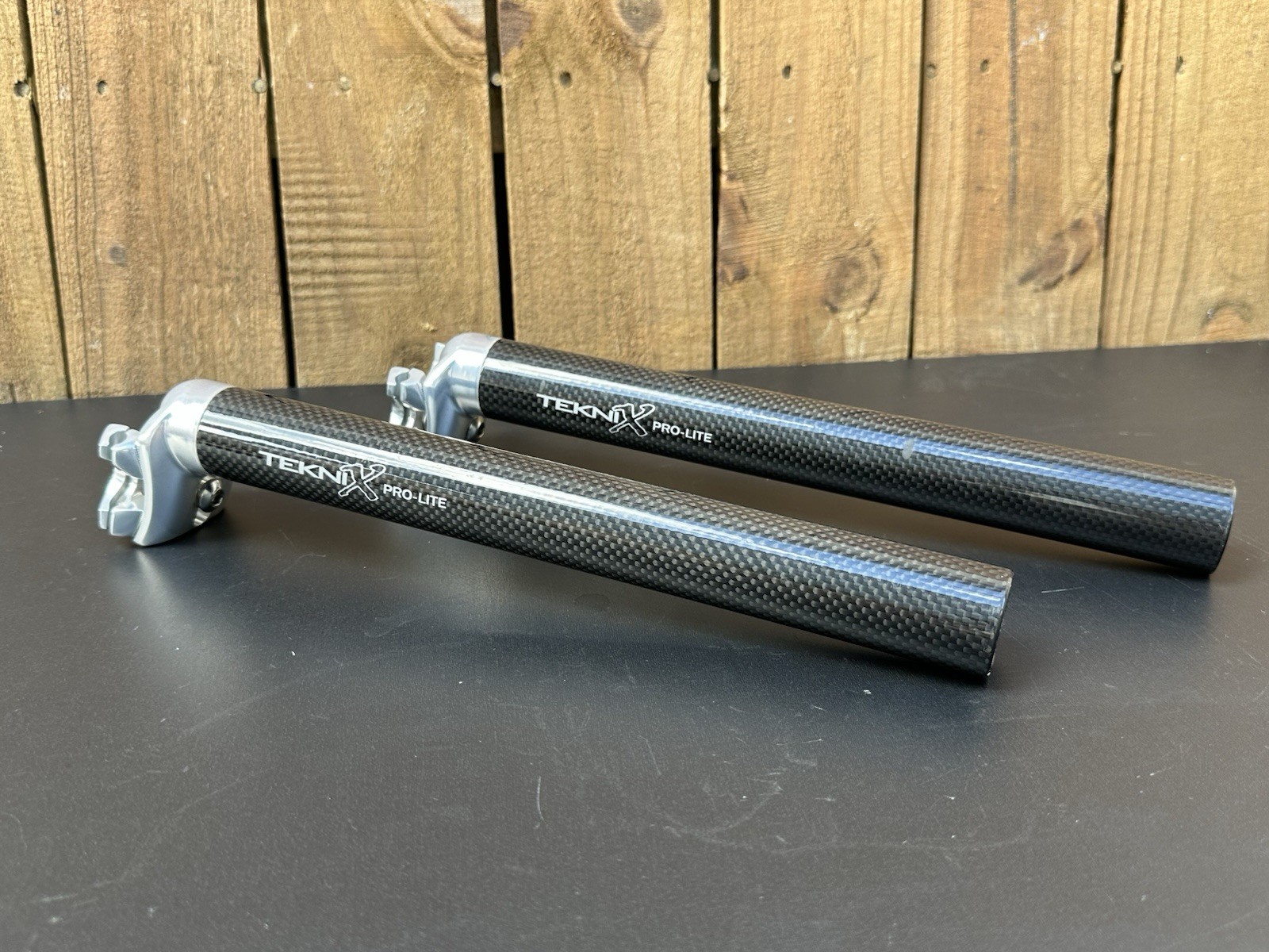 NEW 32.4mm x 300mm Carbon Seatpost, Glossy Black Polished. NOS 2000s Team Texnix
