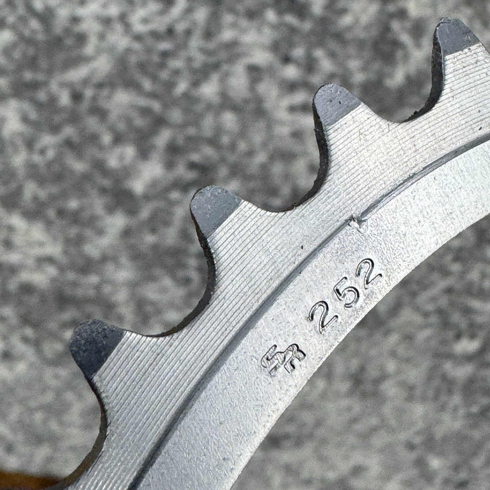 Vintage SR Ovaltech 42 Tooth Chainring Alloy 42t 130 BCD SR 252 Oval Road Gray