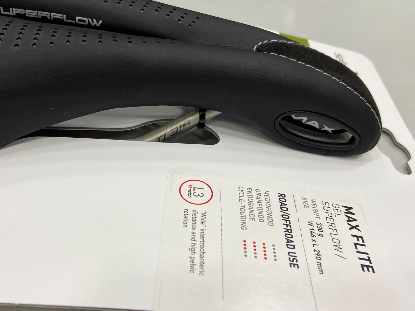 Selle Italia Max Flite Gel Superflow L3 146×290 mm Ti 316 Rail Saddle (Black)