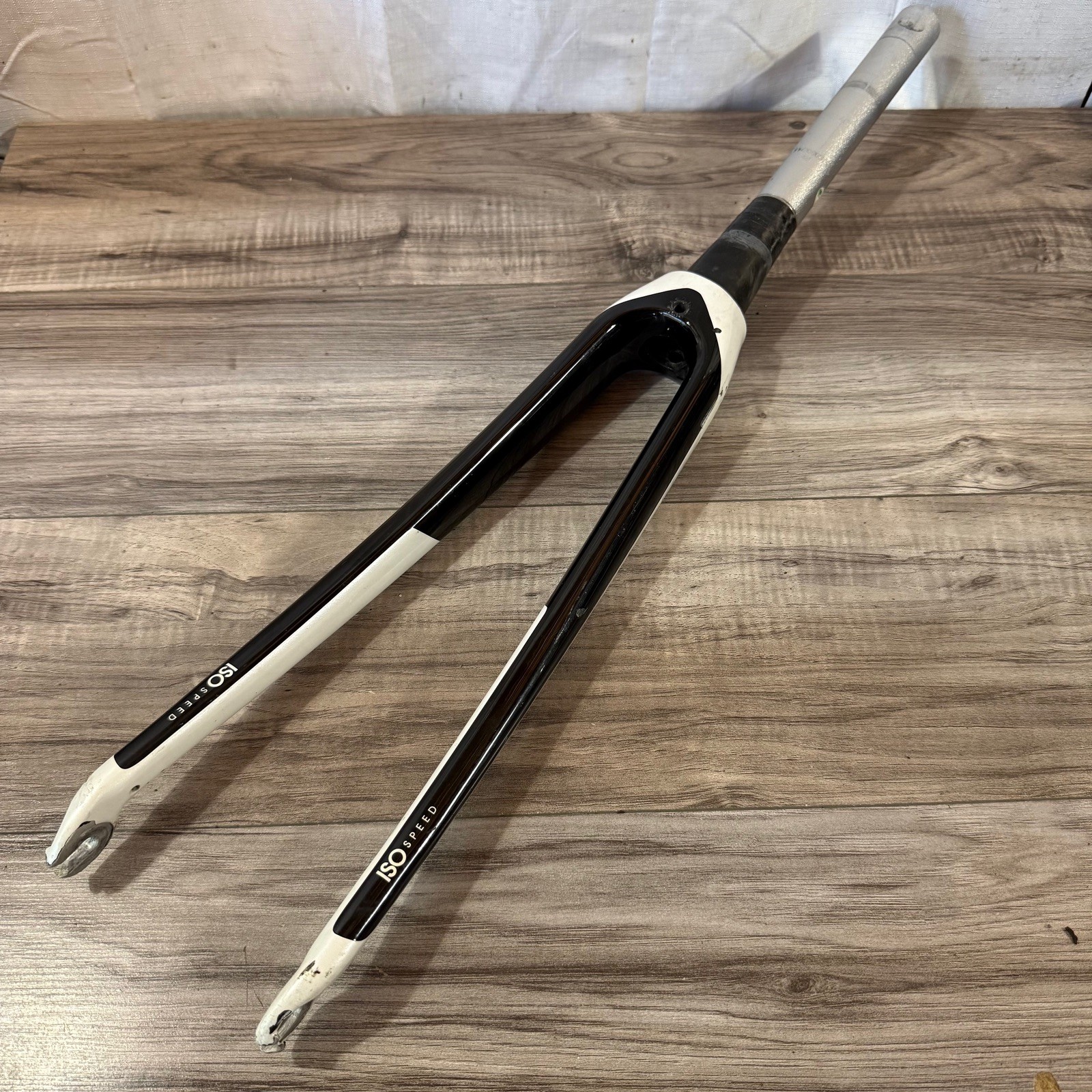 Trek Carbon Fork 700C Taper ISO Speed 258 Steerer QR Dropout 48 Rake