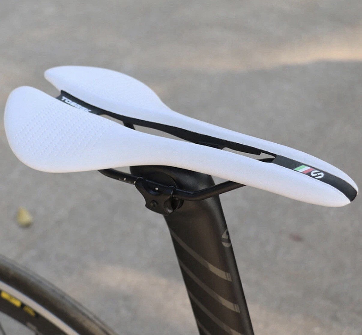 TOSEEK Bicycle Seat Saddle MTB Road Bike Saddles Mountain Bike Racing Saddles