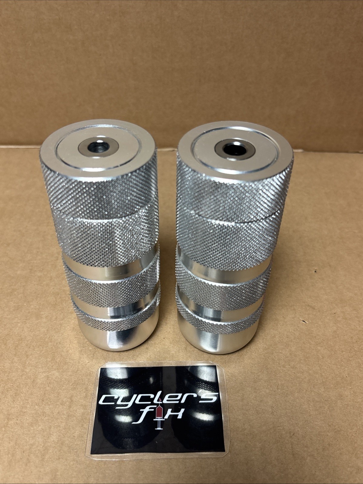 NOS Odyssey Strong Island 3/8|14mm Oversized Alloy BMX Pegs Fit: GT Pac-Man Dyno