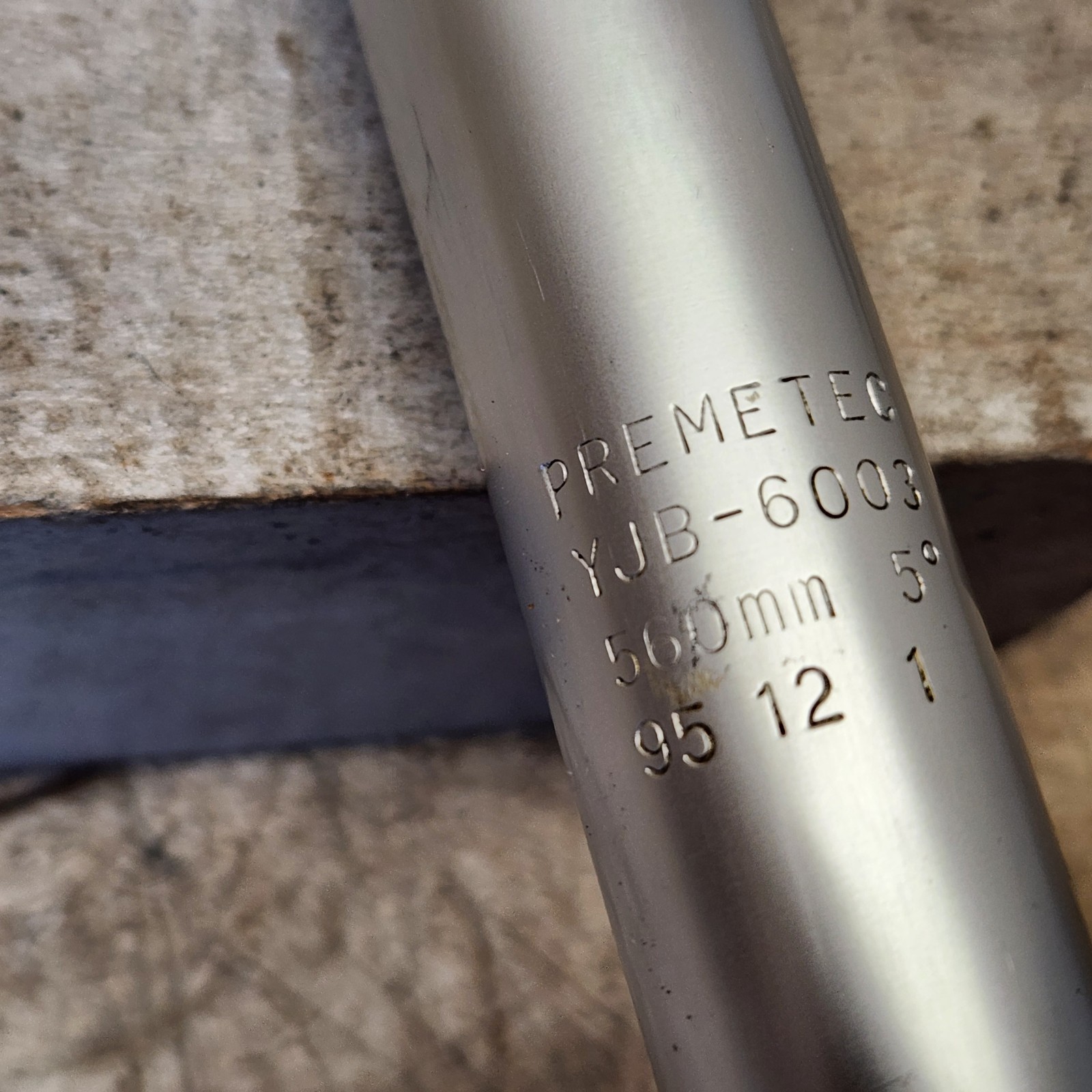 1995 Stamped Trek System 2 Aluminum Flat Handlebar 560mm Long 25.4 Clamp