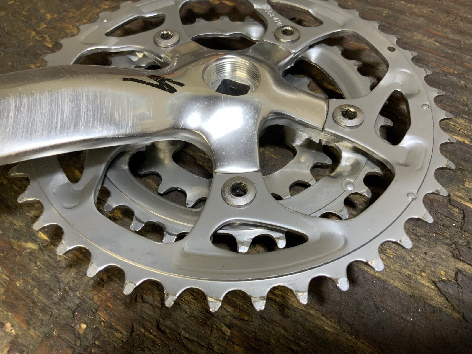 Specialized Strong Arm Expert Triple MTB Crankset by Sugino 42/32/22t 8 Sp 170mm