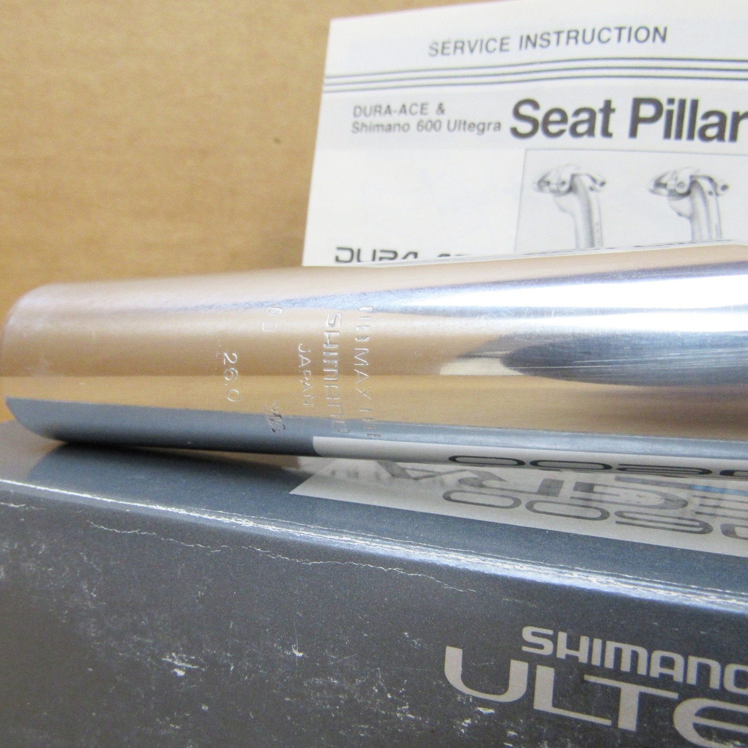 New-Old-Stock Shimano «600 Ultegra» Aero Seatpost (Size 26.0 mm x 200 mm)